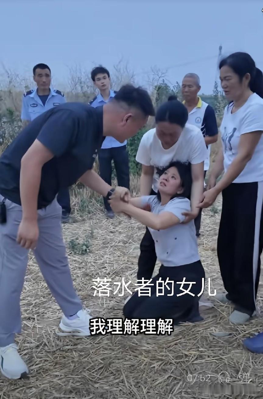 “我爸才50岁，求你们救他！”这个女孩的声音，把在场的所有人都喊哭了！50岁的父