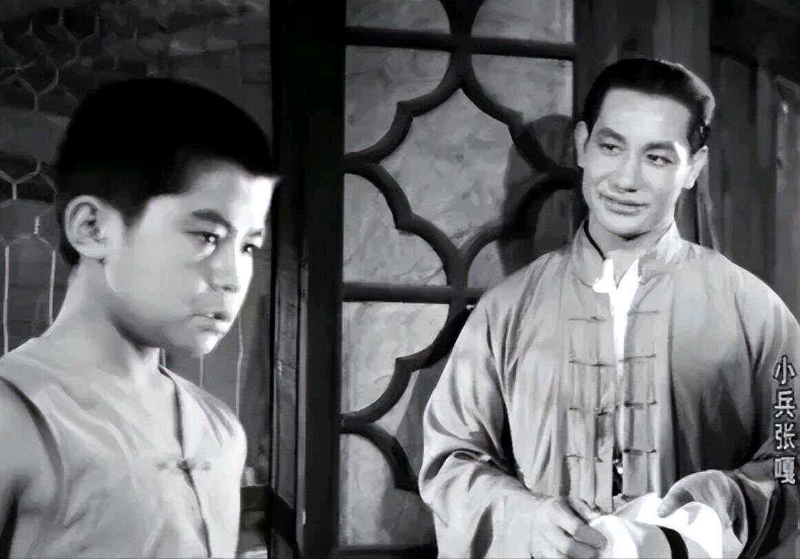 1969年，19岁的安吉斯，也就是小兵张嘎的扮演者，去北影揪斗演艺人员，包括罗金
