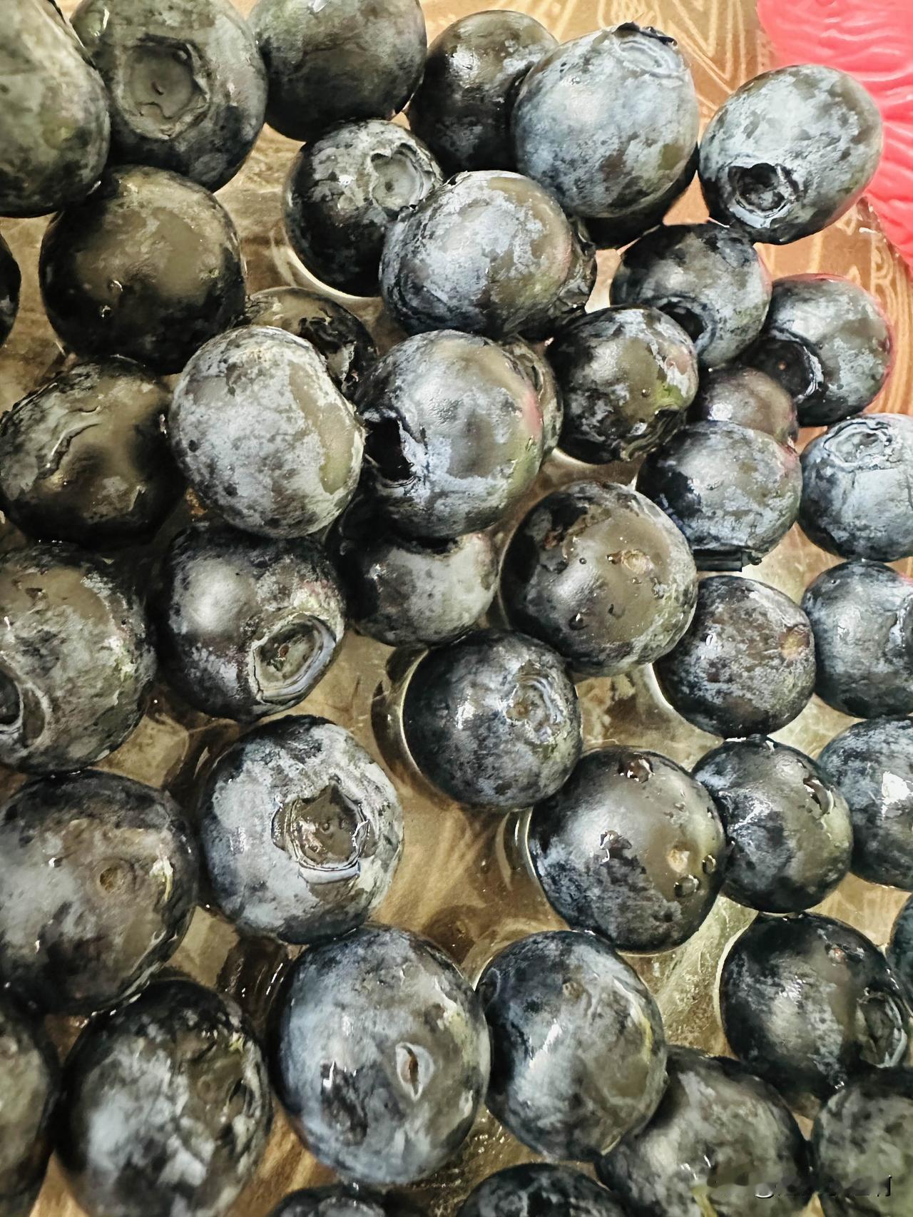 我们小区门口的小超市换老板了。现在的两口子听口音像山东的，但是不确定。不过明