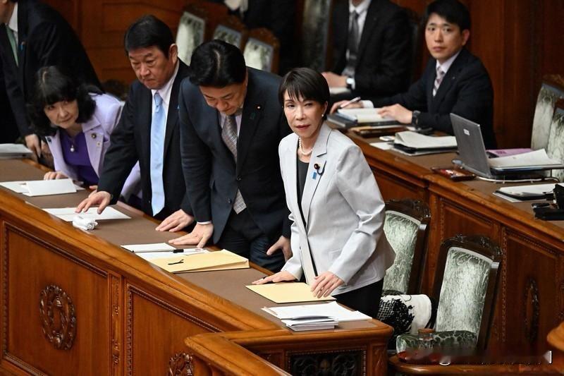高市早苗碰了一鼻子灰！日本首相高市早苗政府刚刚出台了一版《外交蓝皮书》，称把
