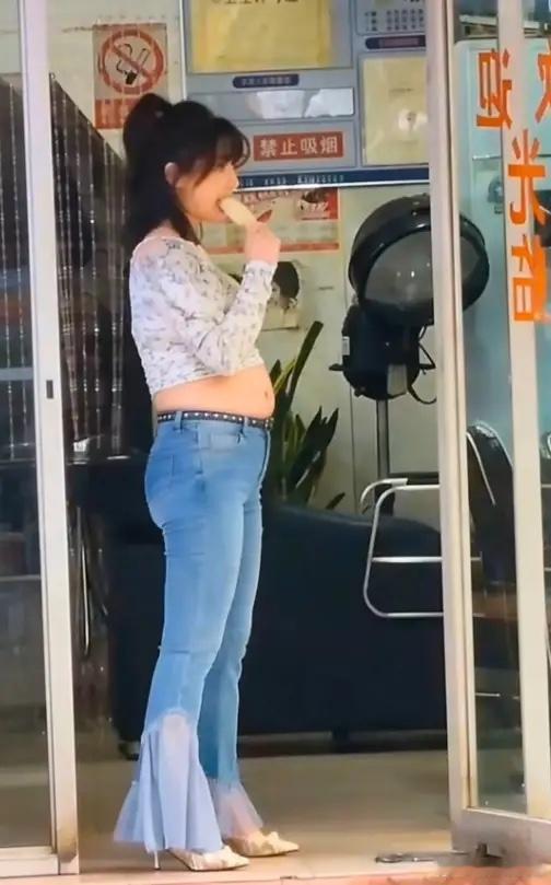 内娱圈子里怪事不少，但像柳岩这样悄无声息、一藏就是四百多天的，真没几个。从202