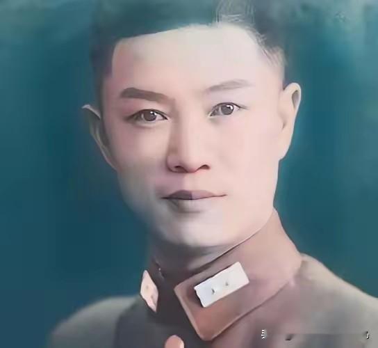 1937年，西路军伤员刘克先正在街边讨饭，一个国民党士兵走了过来，上下打量了一眼