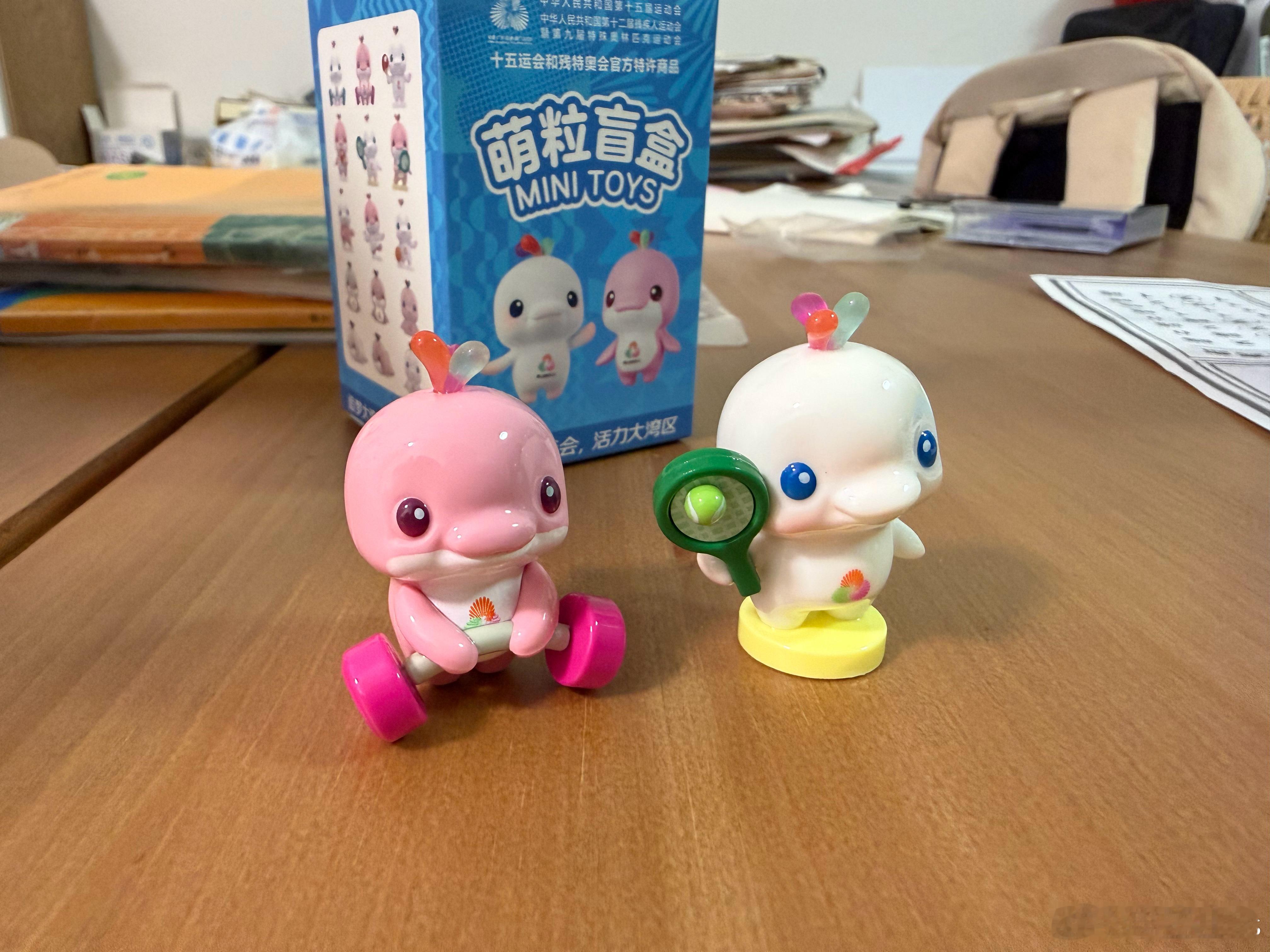 呢两只鸡，越睇越可爱添！