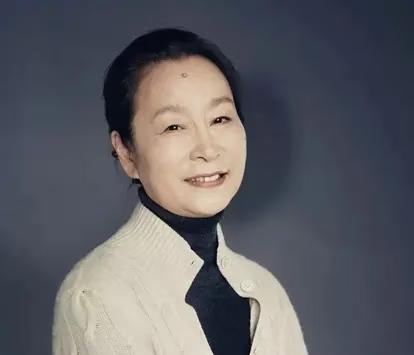 笑不活！奚美娟回应儿子亲爹，一句话噎住全网太飒了！朋友们谁懂啊！上戏