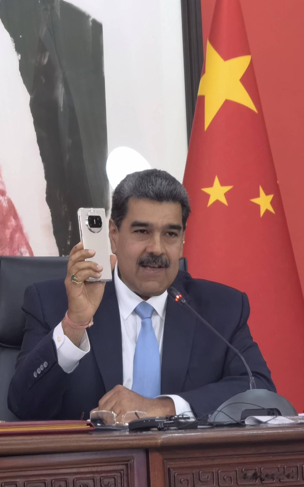大漂亮疯了！准备“收拾”委内瑞拉。你看，大漂亮出动两栖攻击舰、驱逐舰、巡洋舰