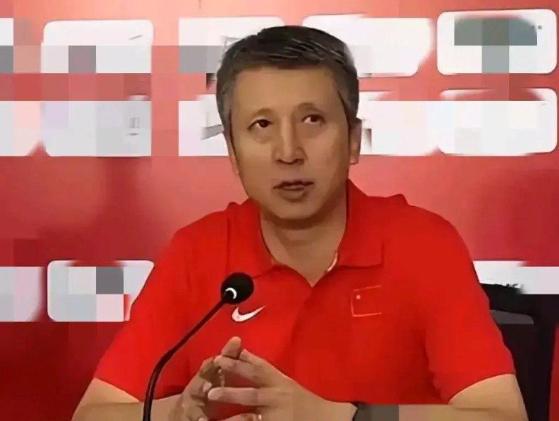 真的替郭士强捏把汗。男篮亚洲杯马上开始了，看看现在中国男篮的队伍，人员不整，几