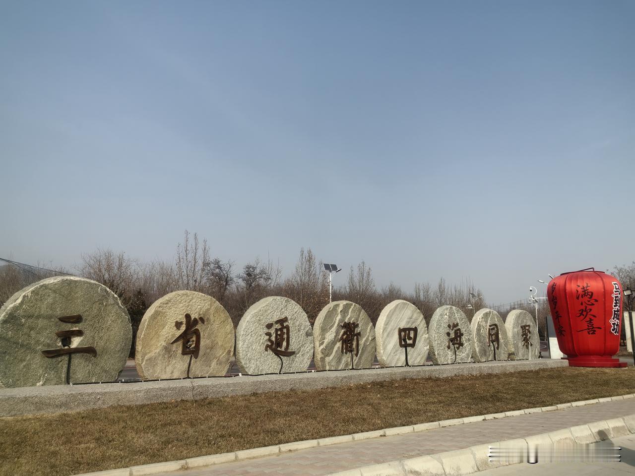 价值交换——社交的硬通货1.求人时，别卖惨，要摆筹码弱者掏心掏肺讲苦难，强