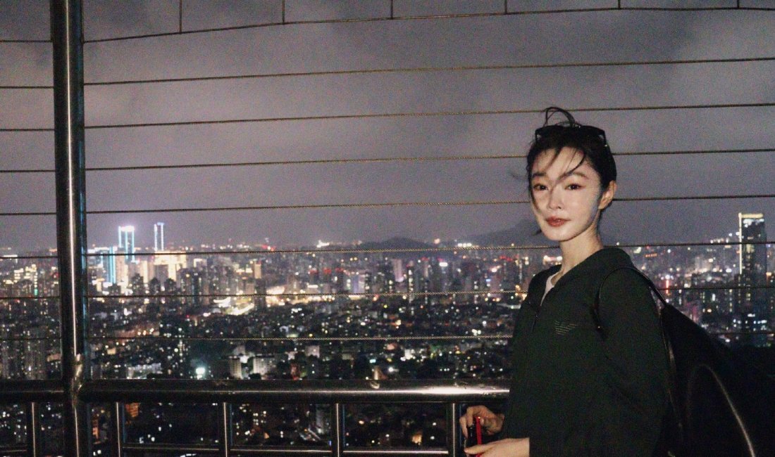 宋轶咋这么美萌呀！周末快乐宝宝要去看戏剧节了嘛​​​
