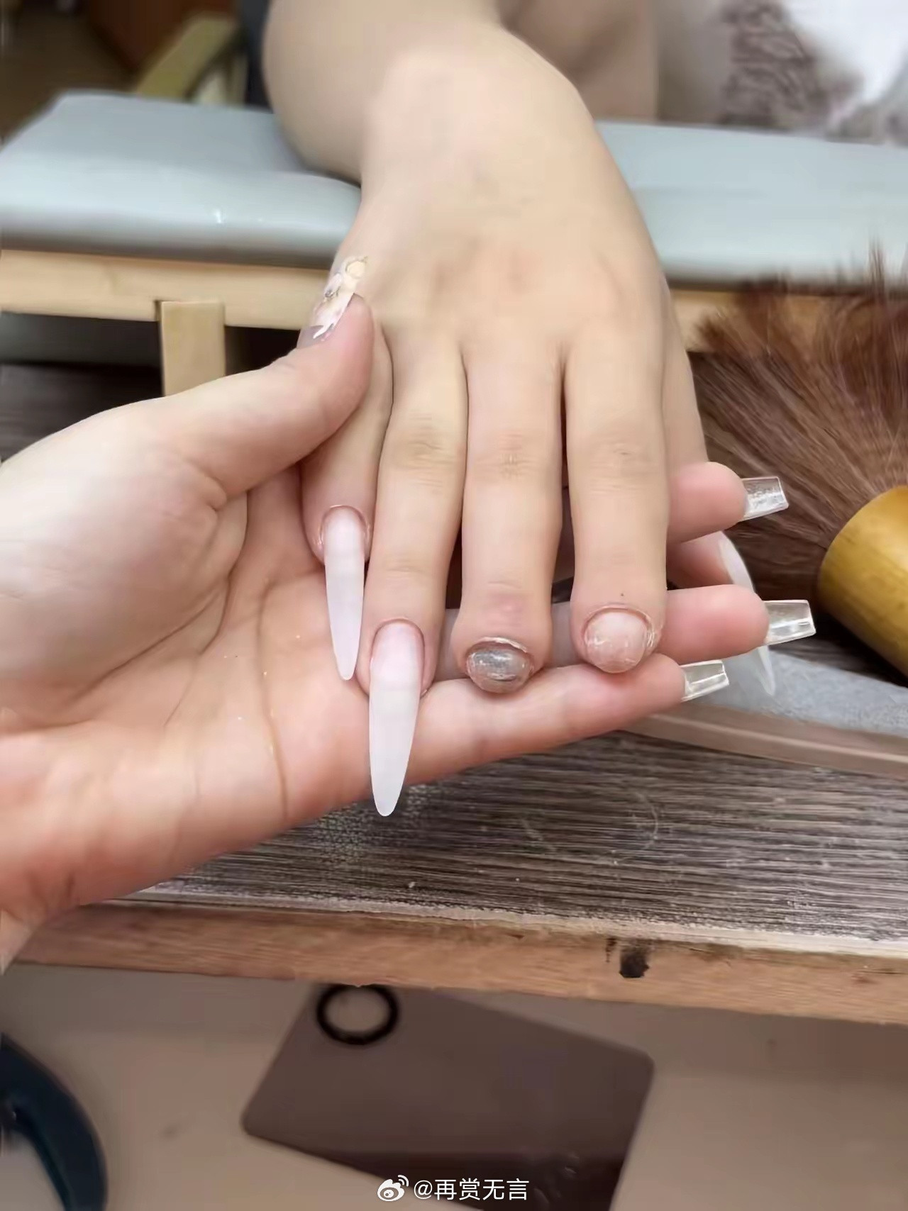 这就是做美甲的好处吧？手都不一样了！
