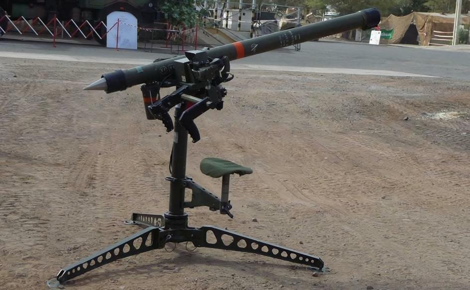 每天认识一件兵器法国“西北风”防空导弹“西北风”防空导弹是法国马特拉公司研制的