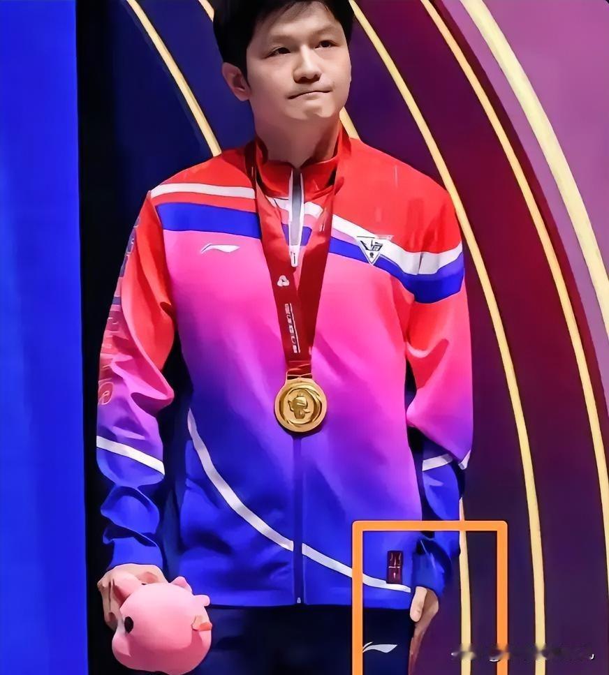 泪崩！真的被樊振东娘家人感动到了！集体站出来为他撑腰！樊振东的家人和央视