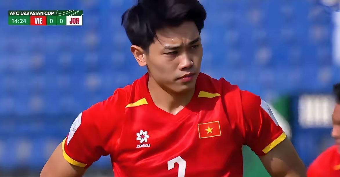 U23亚洲杯开战！越南U23队上半场就势不可挡，越南已经2比0领先约旦U23，越