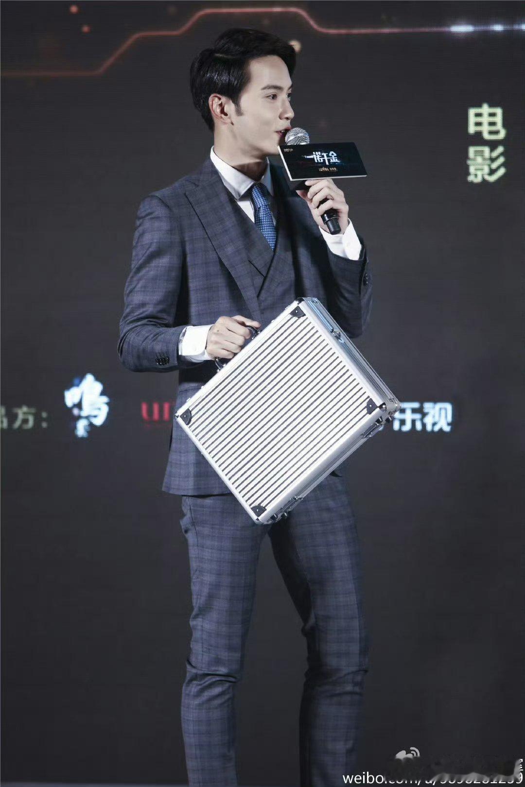 徐正溪帅过但是在30几帅的末期有了水花勉强升上古偶主角咖古偶主角又没拍出水花就老