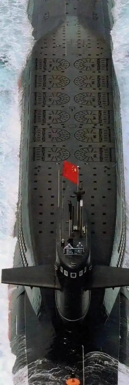 中国094战略核潜艇近距离俯拍图相当酷！这是官方发的，不泄密！