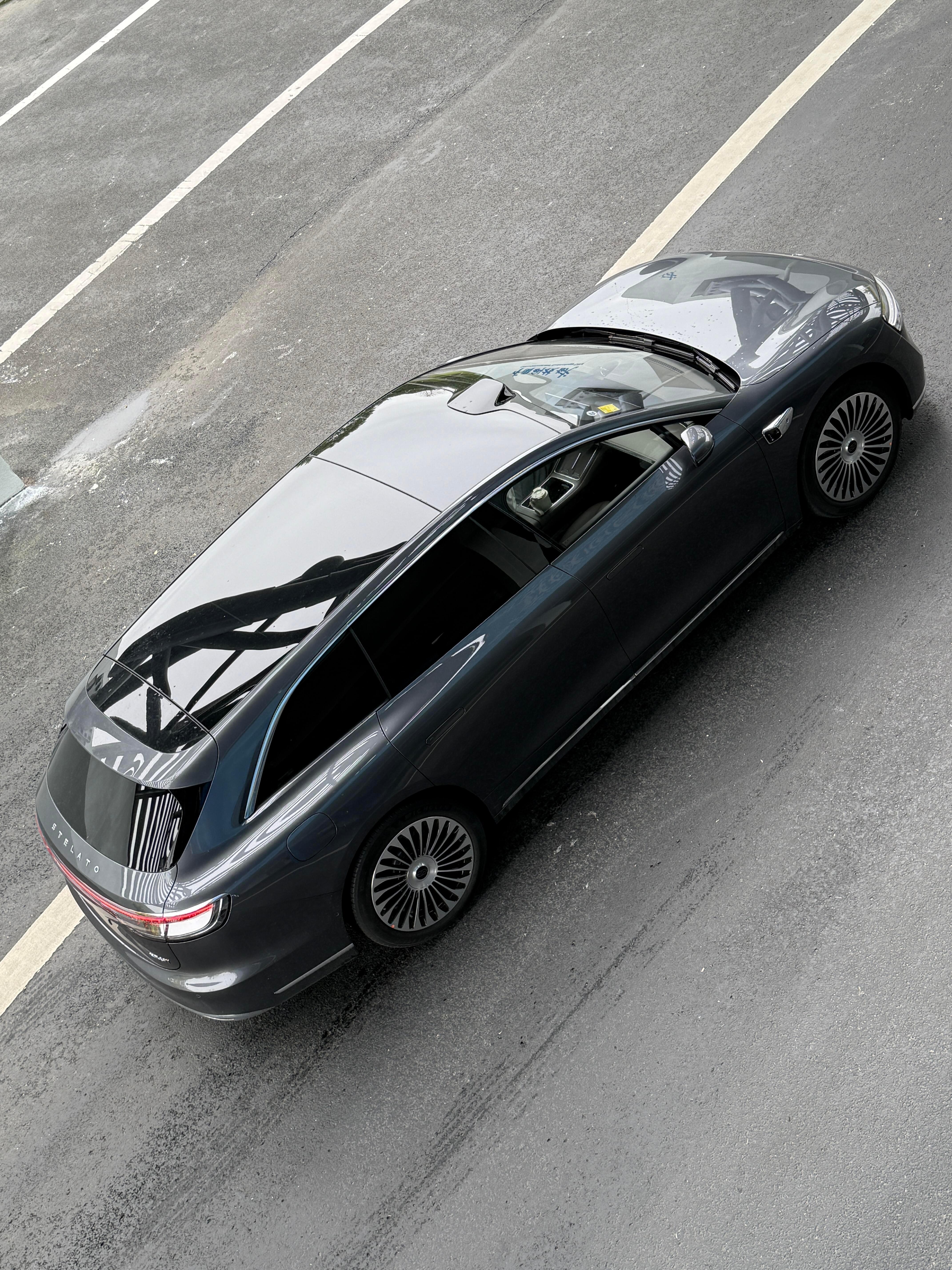 我只是没有BBA的标，又不是没你们帅。颜值即正义，实力即底气，何必纠结一个标？