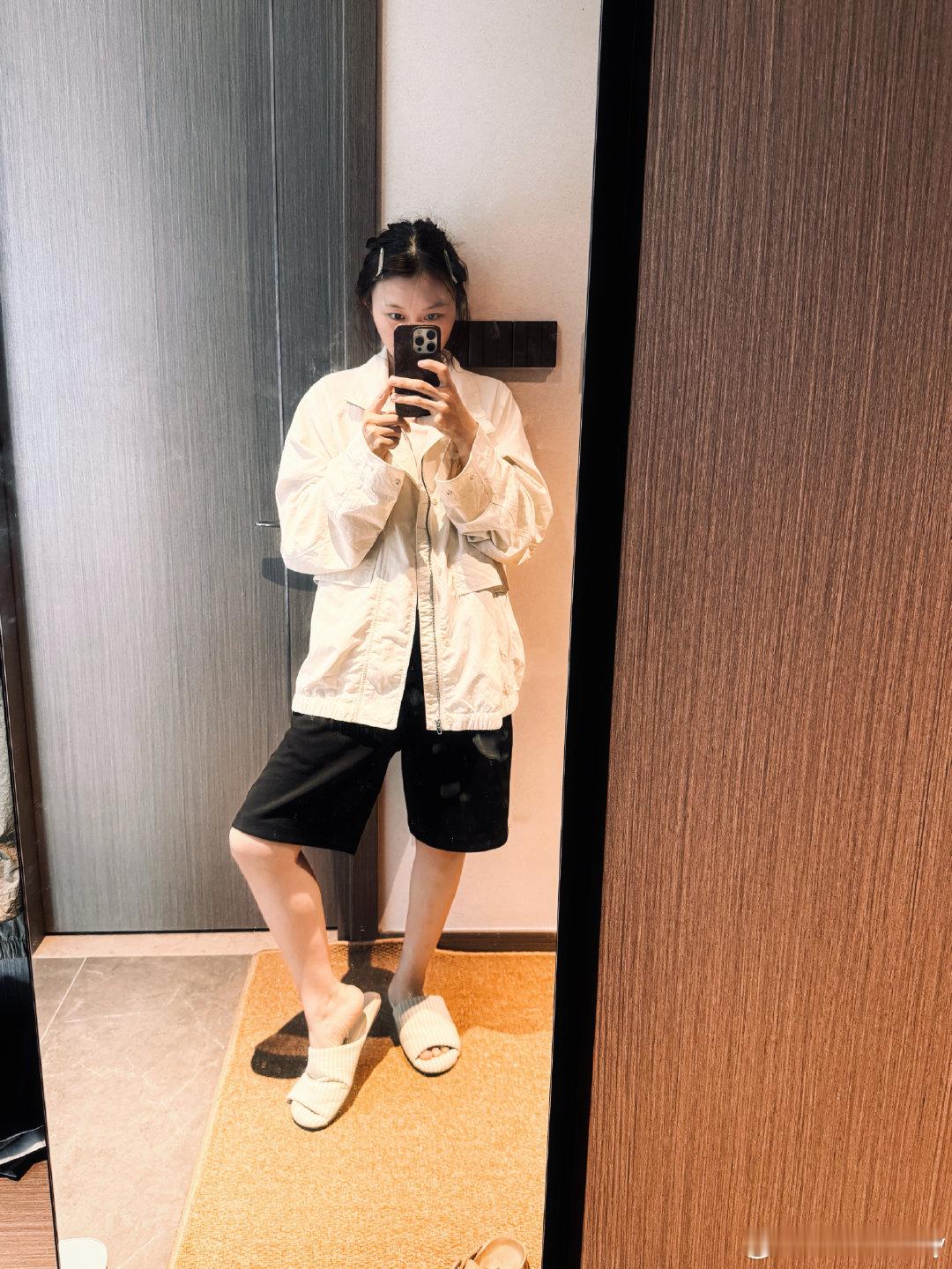 存不住钱的原因是lululemon上新了怎么可以男装都这么好看​