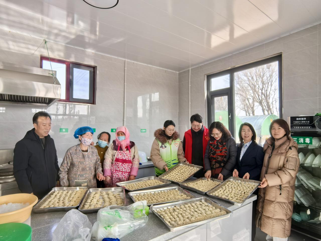 金融知识进乡村 雷锋饺子暖人心——宁夏金融监管局开展暖心主题活动