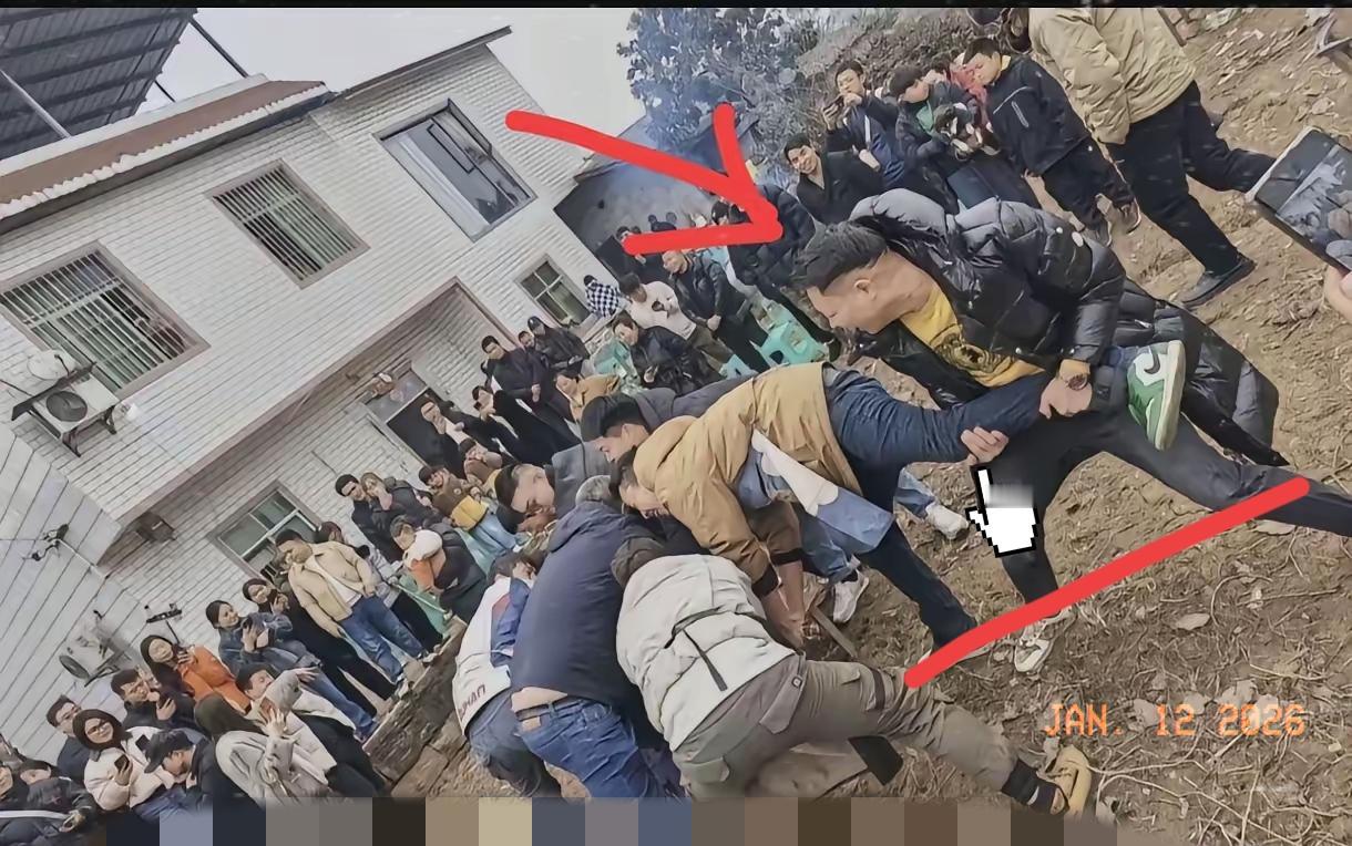 这次按猪活动最亏的是这位大哥，不是亏了2万多块，也不是他没吃到汤包饭，而是他