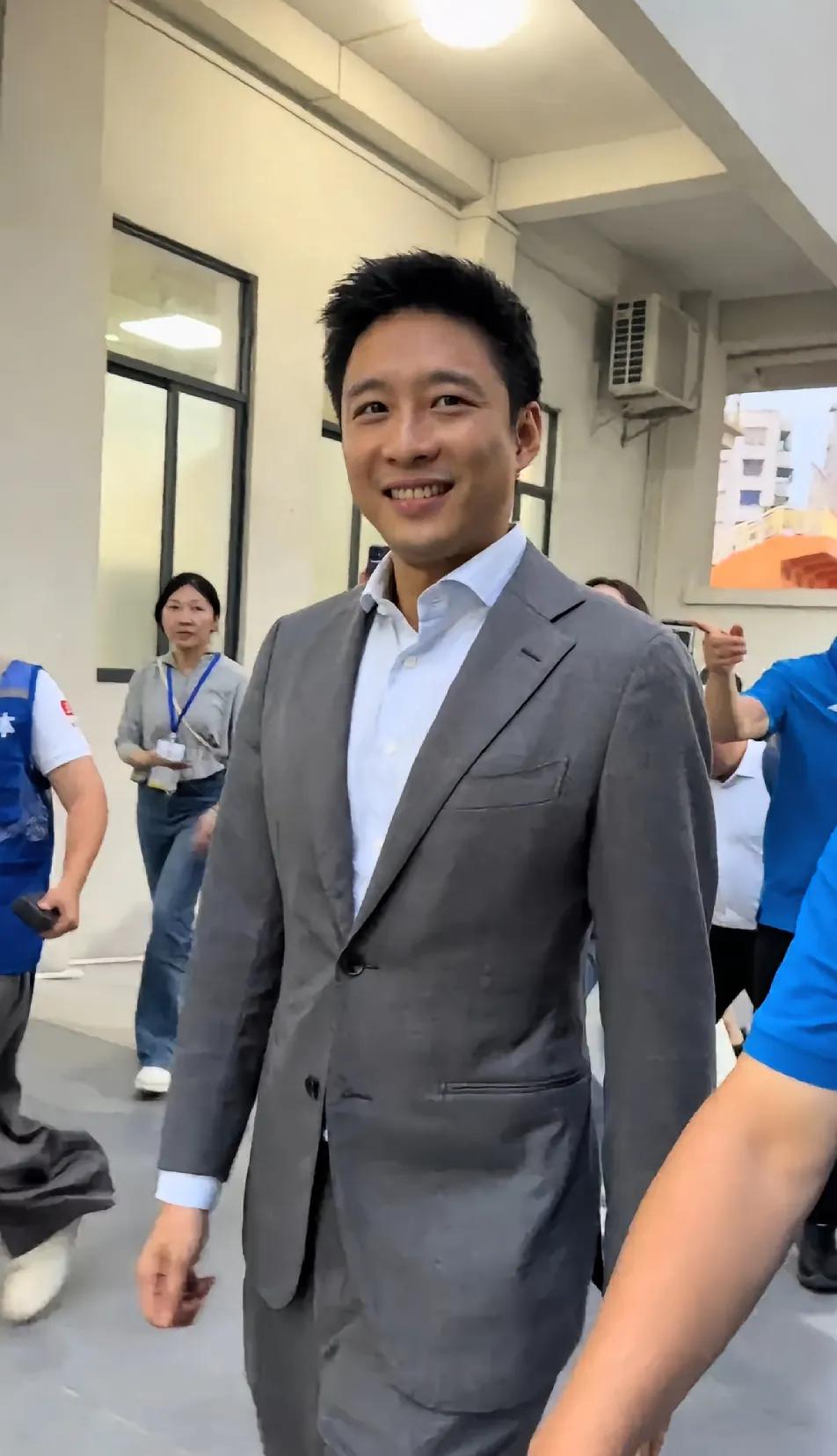 只能说，真的是时也、命也。当初影后章子怡，还有刘嘉玲嫁不进的豪门，后来都被其她