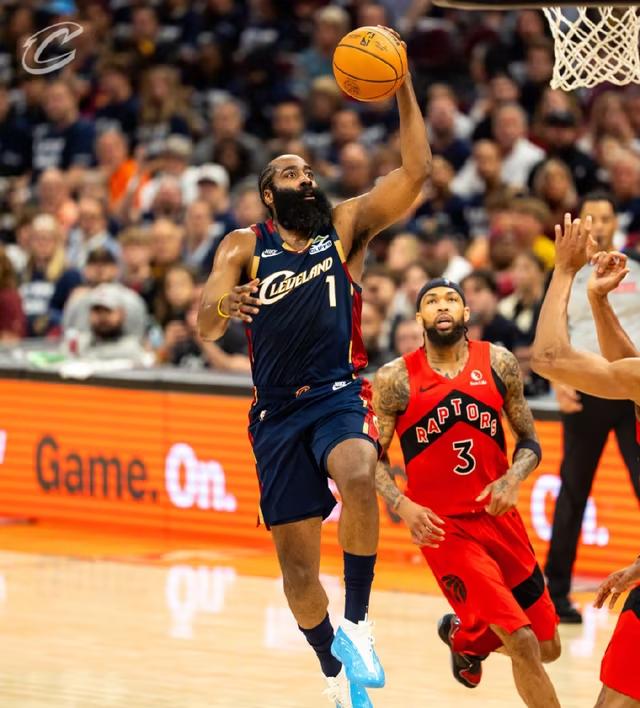 太强了，哈登率领骑士126-113胜猛龙，一战拿到属于个人的三大记录。虽然骑