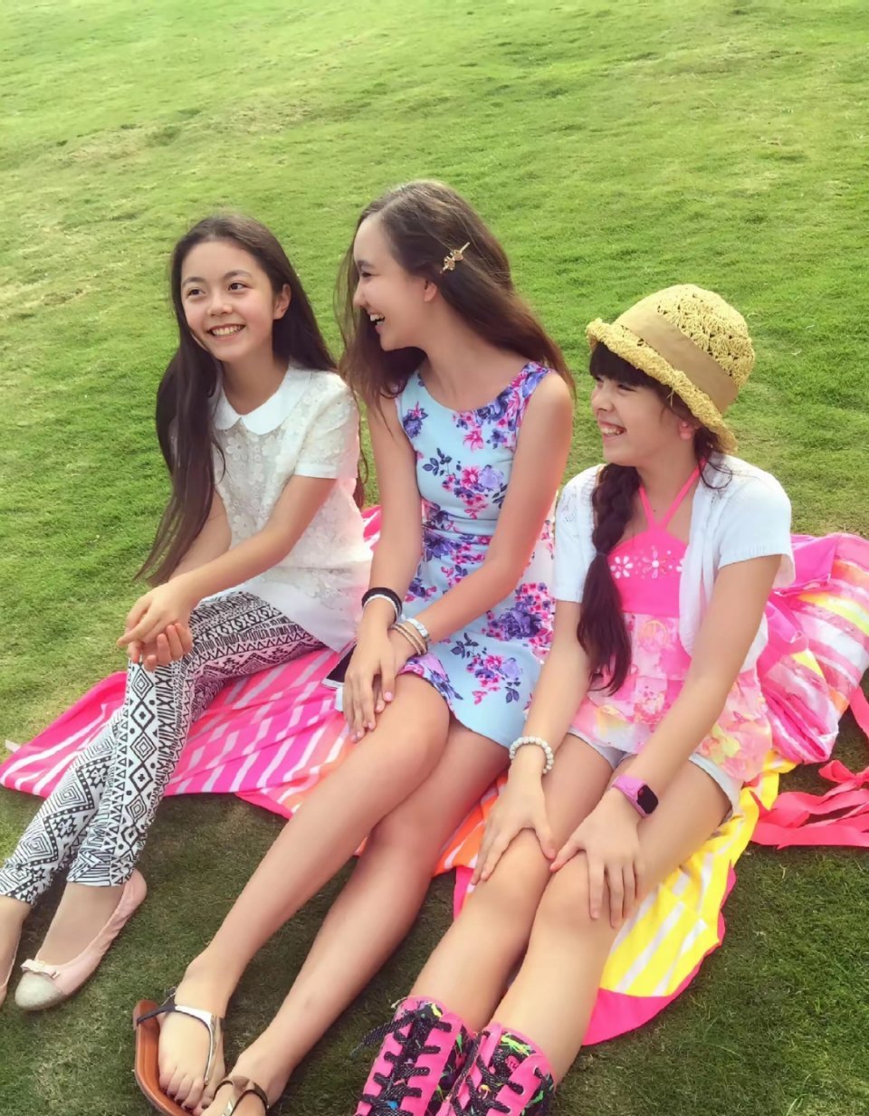 赵今麦早期生图，小时候就好潮流啊