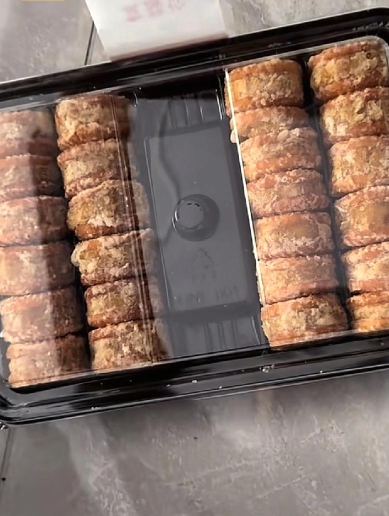 现在的蛋糕店包装设计越来越巧妙了以前经常在网络上刷到很多视频，一些商家偷工减料