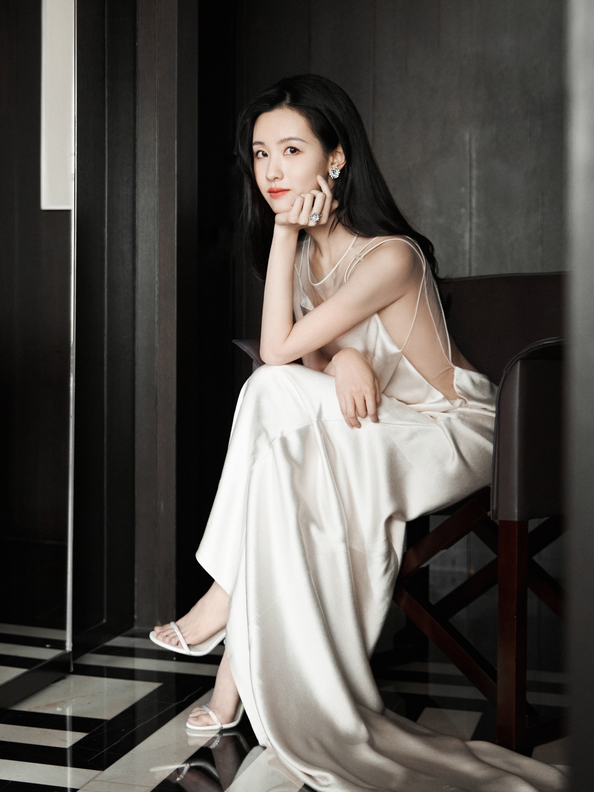 👠陈都灵可甜可御的嘟嘟陈都灵甜妹脸御姐音