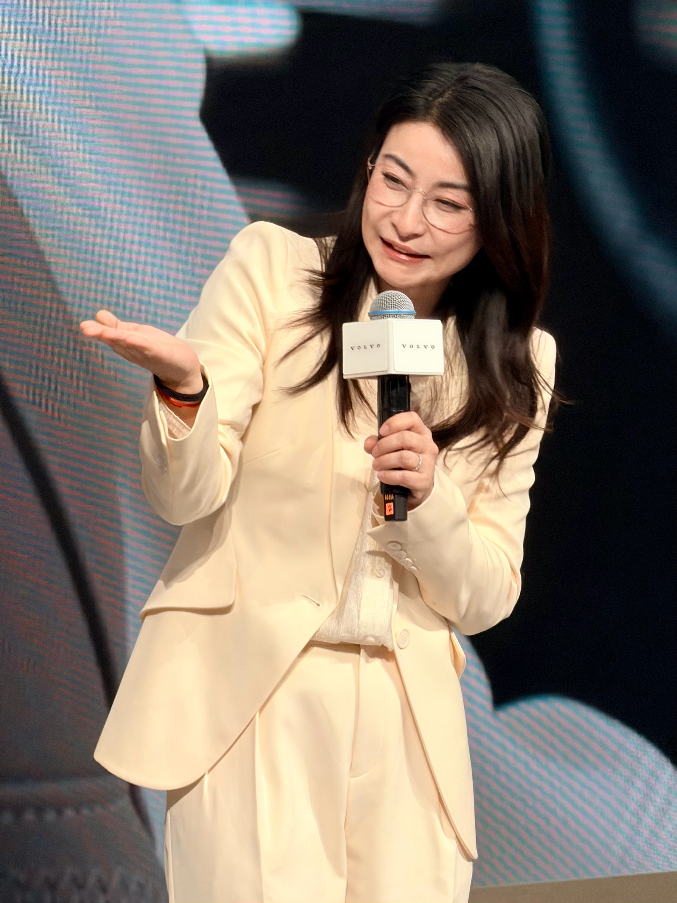 “妈妈，我见到跳水女王郭晶晶了”沃尔沃请来了品牌大使郭晶晶，和品牌调性非常符合