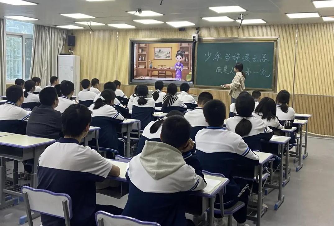 没有很聪明的脑袋，高考真的能考600分以上吗？1、从得分率上来看。高考满