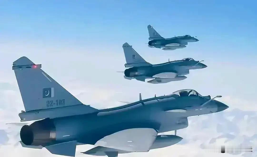 枭龙会不会成为现代版米格-21？歼-10CE会不会成为继F-16之后又一款经典的