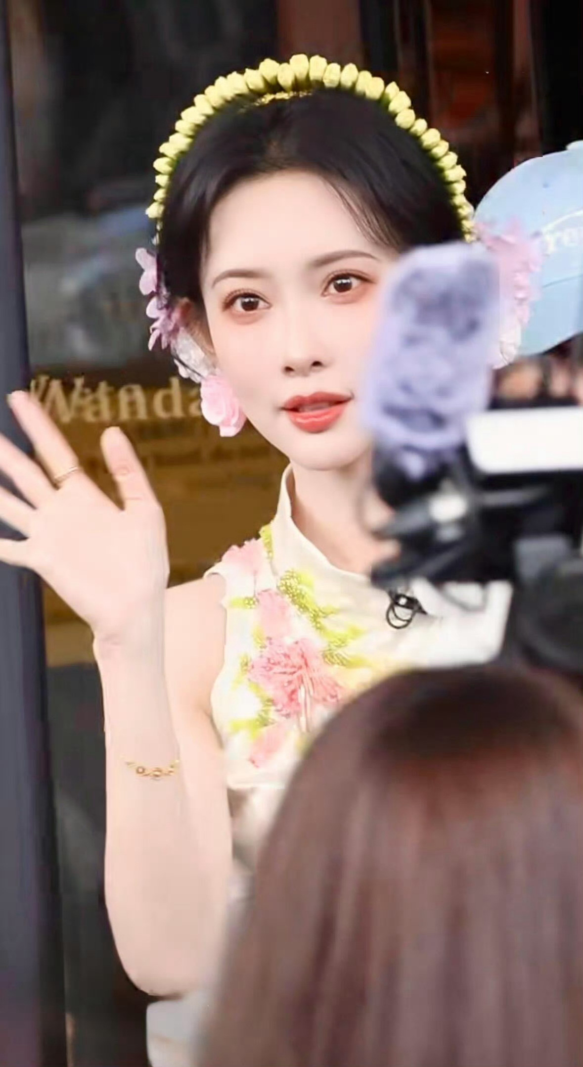 严浩翔撕孟子义好可爱啊，严浩翔一边撕一边说对不起严浩翔撕掉孟子义名牌说对不起