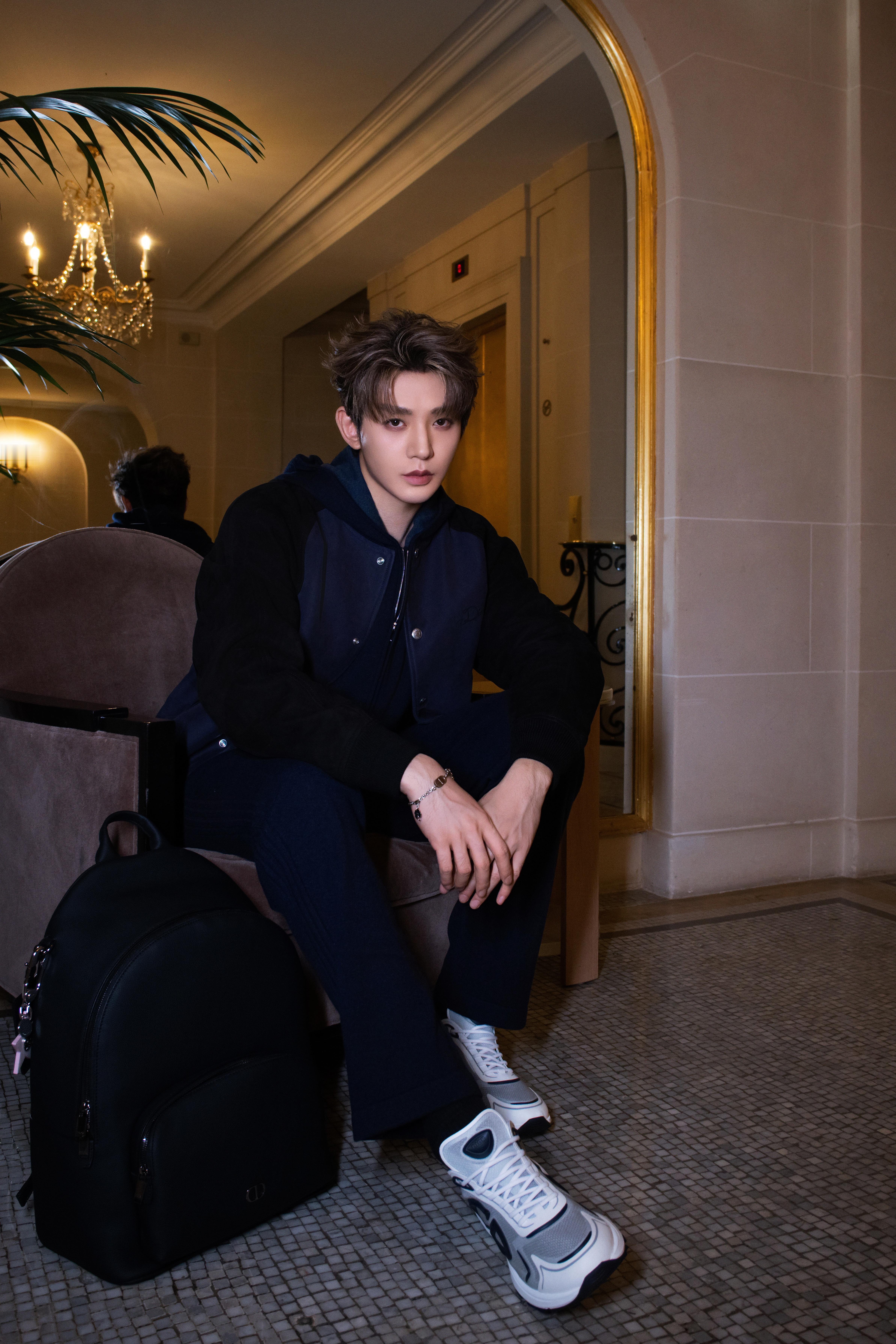 邓为XDIOR｜邓为今日份帅气营业大片，演绎全套迪奥时装配饰及包袋，非常称职