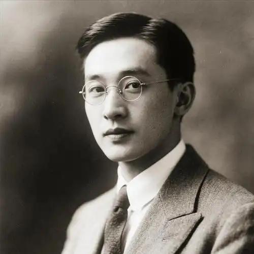 一边嫌弃妻子是“土包子”，一边每晚都要同房，等到妻子再次怀孕，那个满口“自由”的