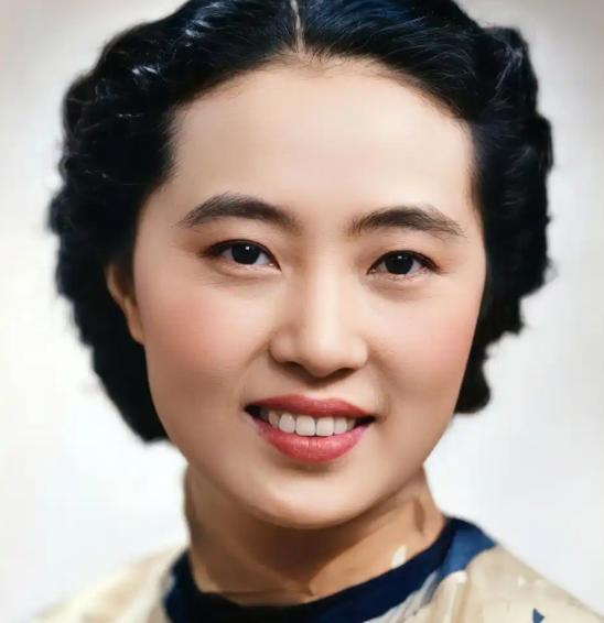 1967年，台湾一所普通医院的停尸间里，一具女尸躺了数日，始终无人前来认领。直到