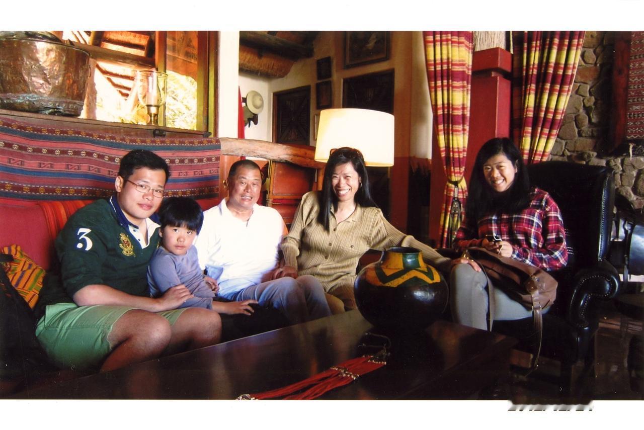 女儿像妈妈，儿子像爸爸