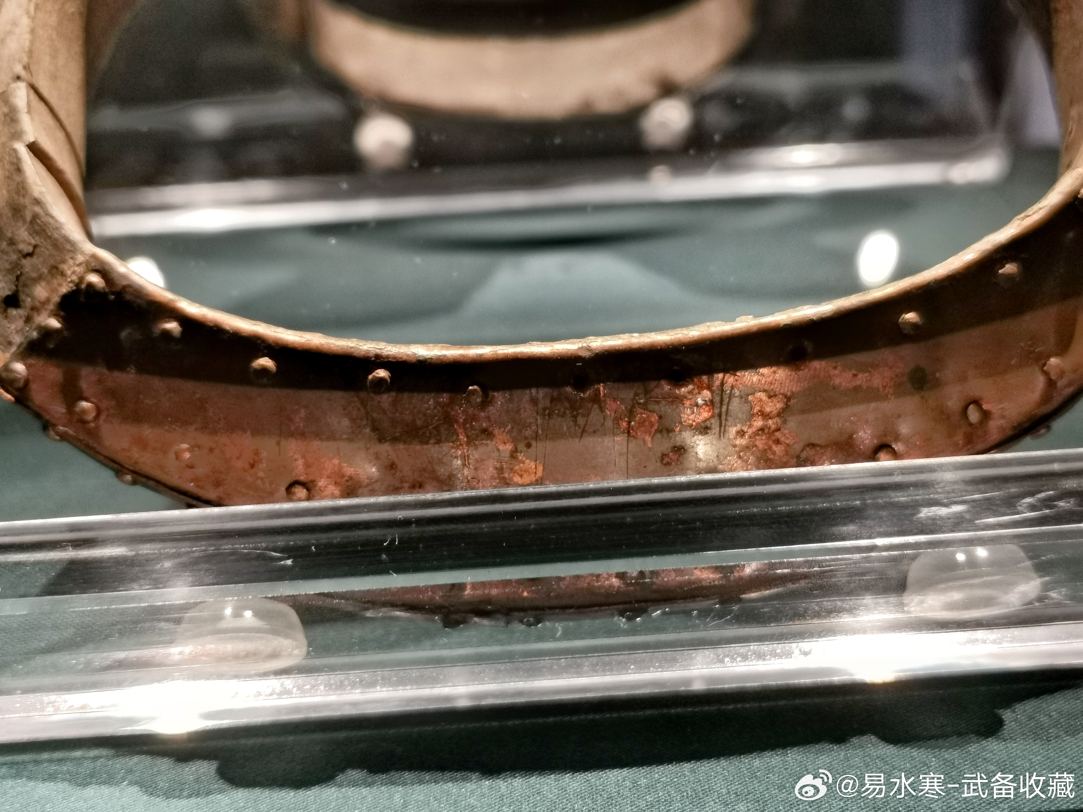 历史兵器影像北燕铜鎏金木芯钉双马镫