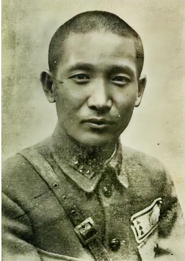 1949年，张治中因缺钱，就让儿子去找傅作义借钱，此事被周总理知道后，周总理说：