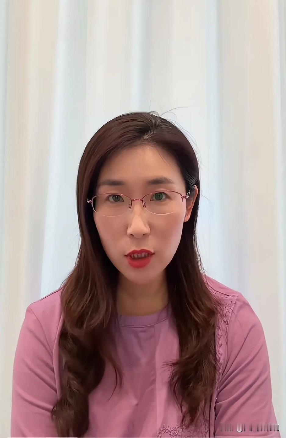 无锡朱女士终于开了直播，这流量，简直是把全网的目光都聚了过来。前脚男方刚撤了