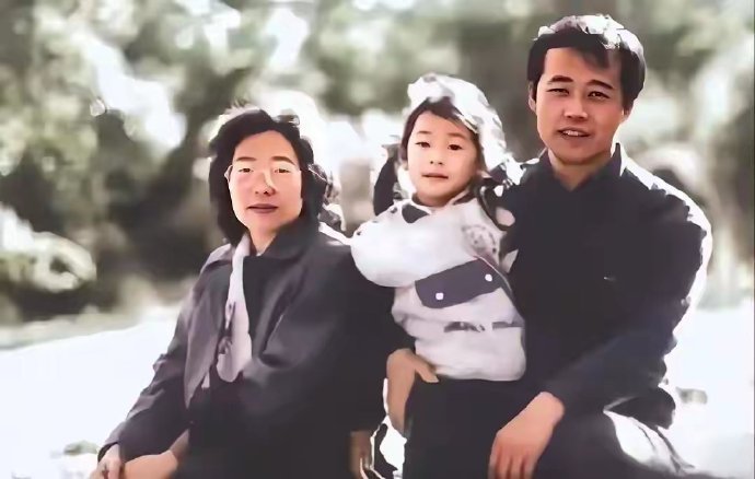 年轻时的王石和现在的王石​​​​