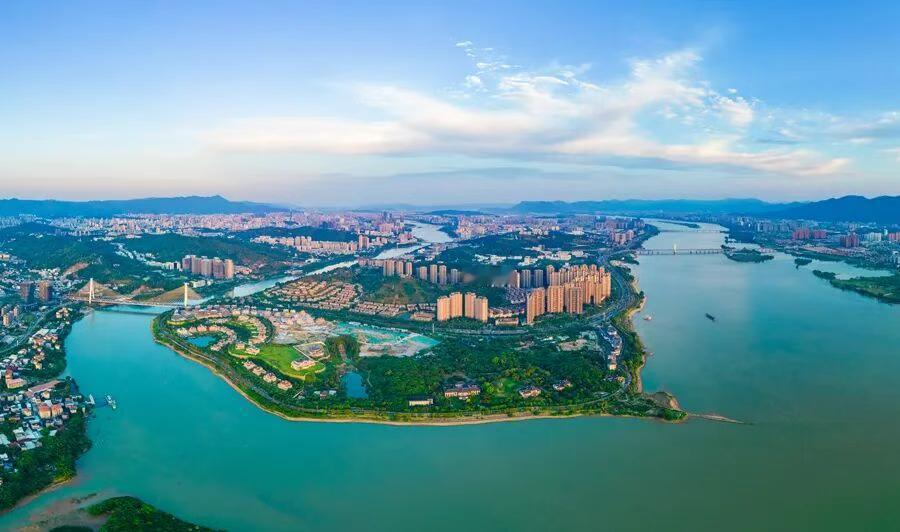 2025年福州GDP预计突破1.5万亿元！数据显示，福州生产总值每年跨越一个