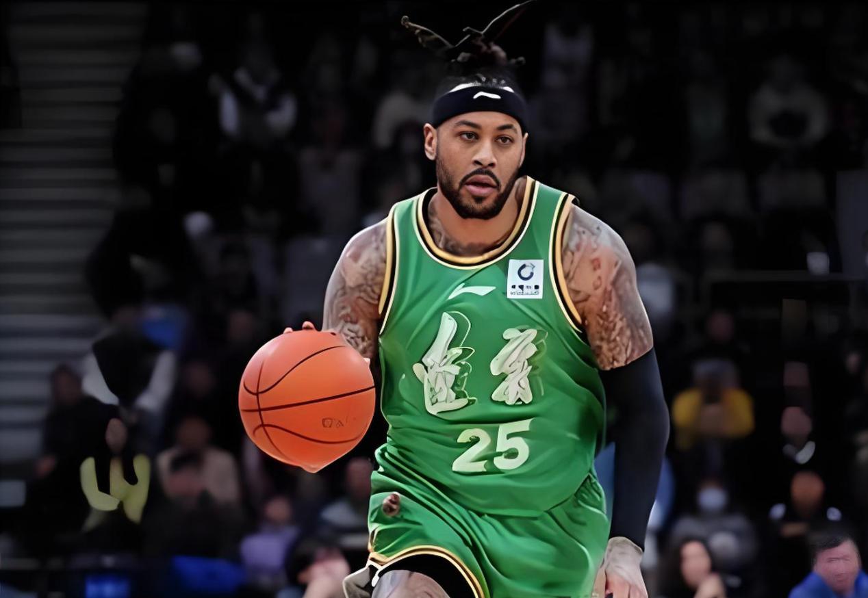 连续3场得1分！辽宁队以为捡了个宝，没想到却是一个“废柴”球迷：杨鸣看走眼了