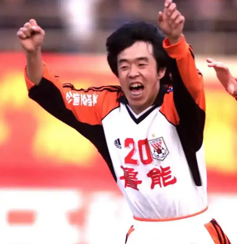 他曾经被喻为泰山队的马拉多纳！拥有一项冠绝全队的特殊技能！宿茂臻唐晓程多年的