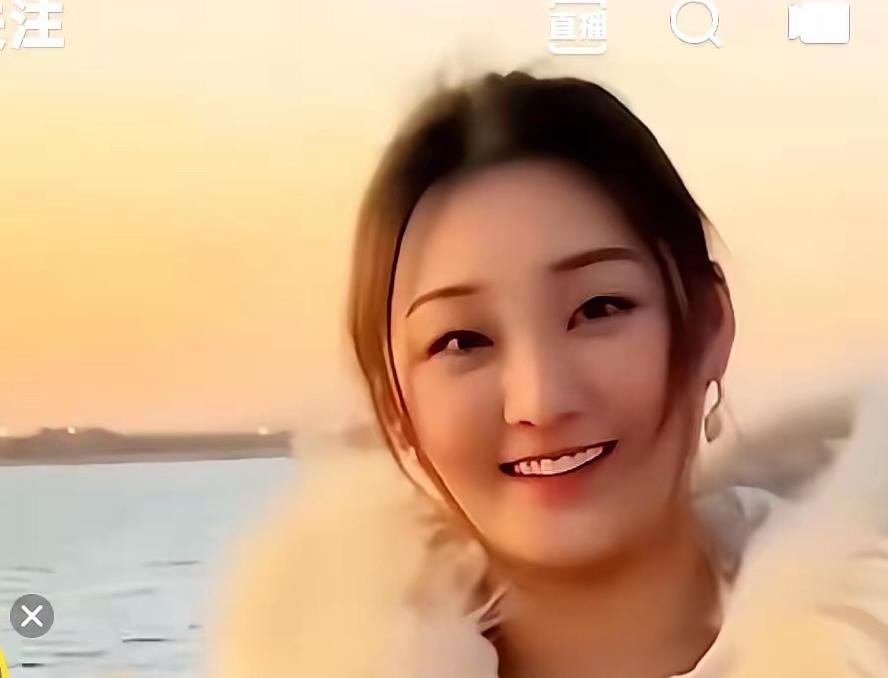 陈亚楠深夜怀旧：是念旧爱还是悔富贵？“如果做不了夫妻，就和你谈一生的恋爱。”