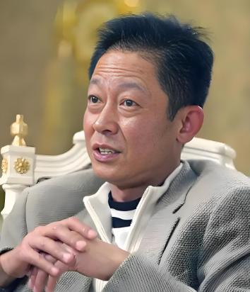 王志文有句醍醐灌顶的话："夫妻之间，就两件事儿：1、性生活2、金钱。"