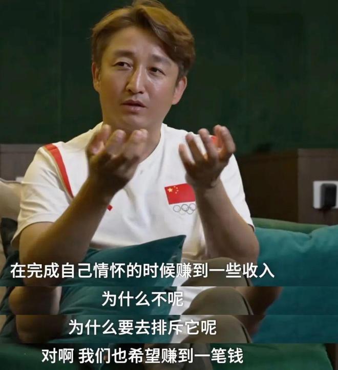 邹市明经历创业失败，背负巨额债务，被迫复出打拳。曾开高端拳击健身中心却亏损，因缺