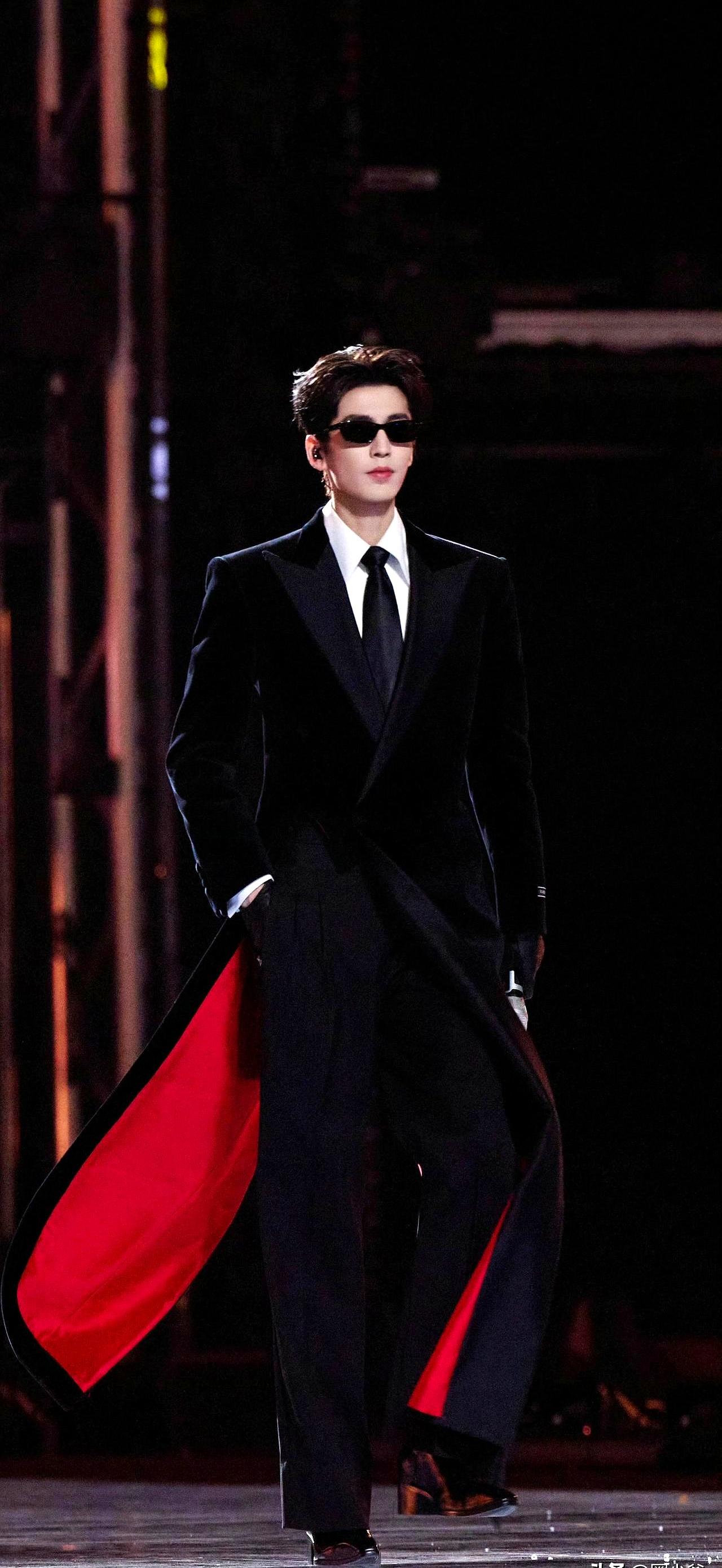 张凌赫一句戏言，直接把自己的东南亚市场玩崩了，连谈好的椰子水代言都黄了。上周