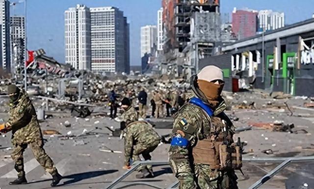 俄乌打了四年，打穷了三个国家俄乌冲突从2022年爆发到现在，已经持续四年多，乌