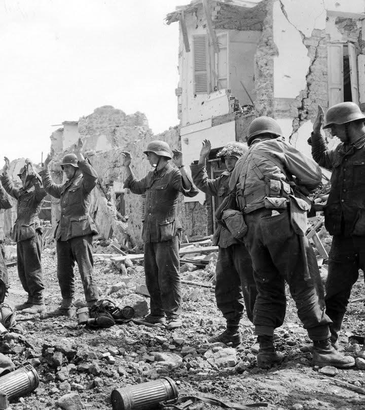 1939年9月德军闪击波兰，二次世界大战爆发，不久苏军也从东面攻入波兰境内。波兰