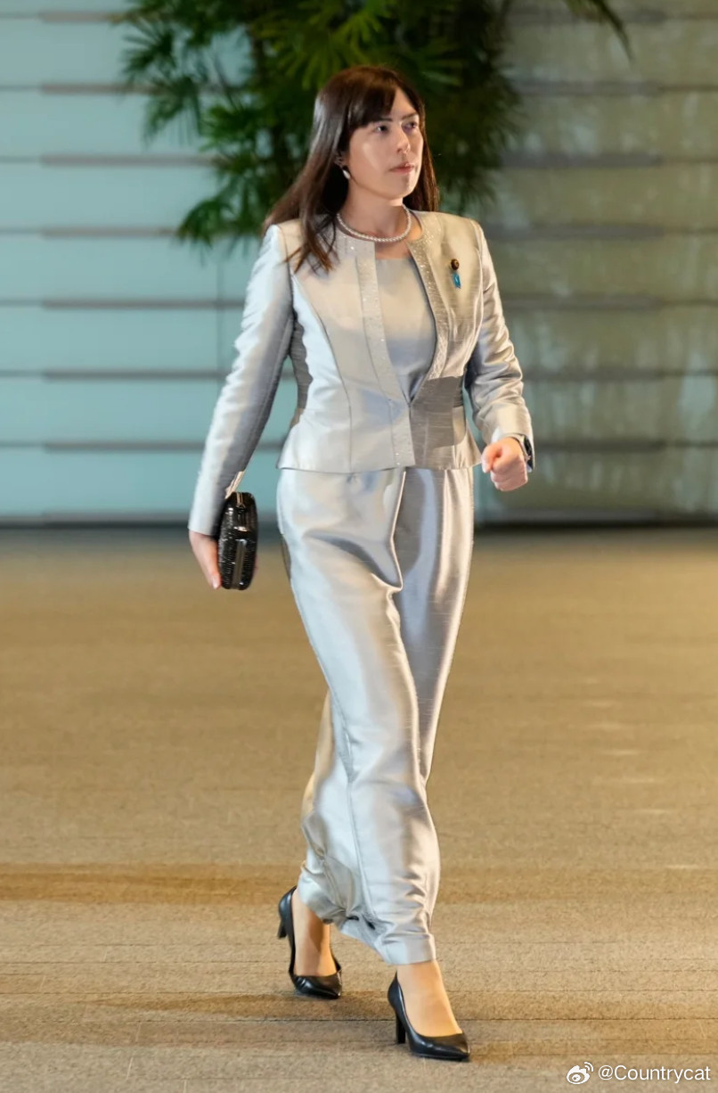 【高市内阁新星小野田纪美走红：美日混血、气质出众，却坦言“对婚姻没兴趣”】海外新
