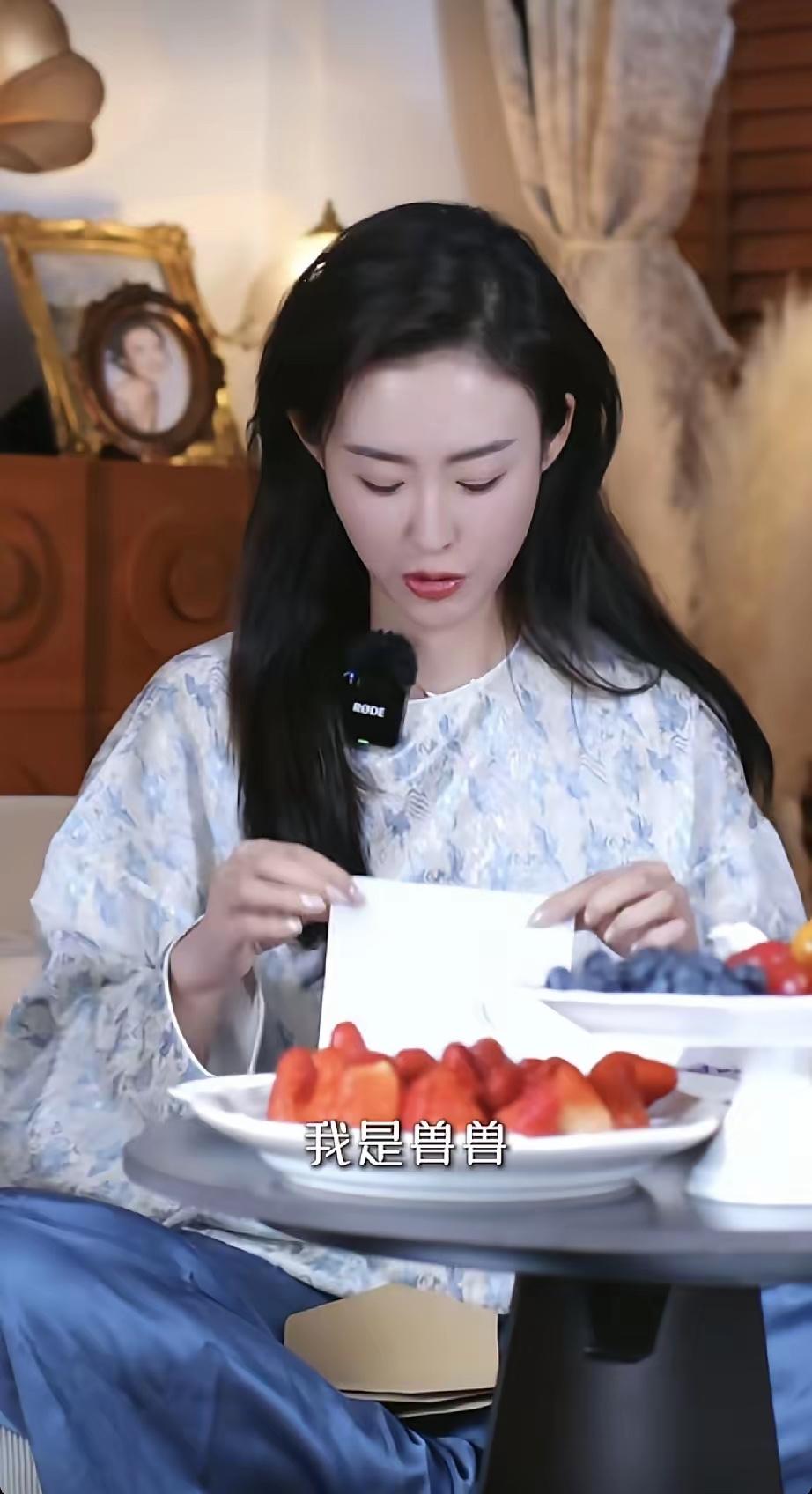 车模兽兽（真名翟凌）最近从生活了10多年的加拿大回国了，经常刷到她，以前的车模早